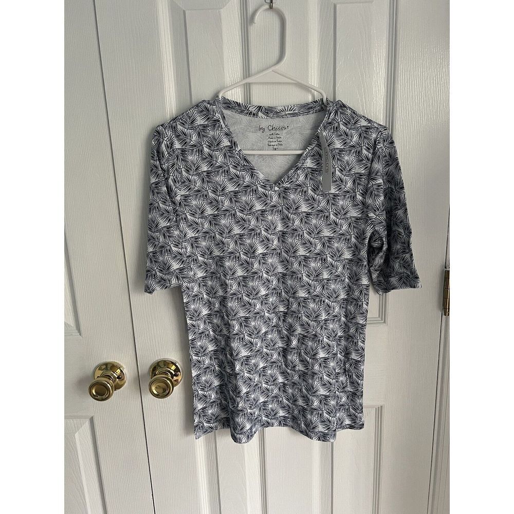 NWT Chico's Womens 0 3/4 Sleeve Caribbean Palms Blue/White Pattern Cotton Top